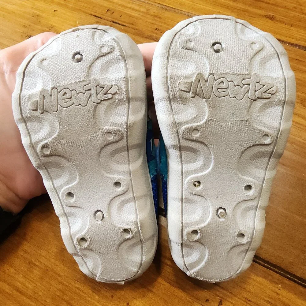 Newtz - Shark Print Toddler Water Shoes Size 5/6